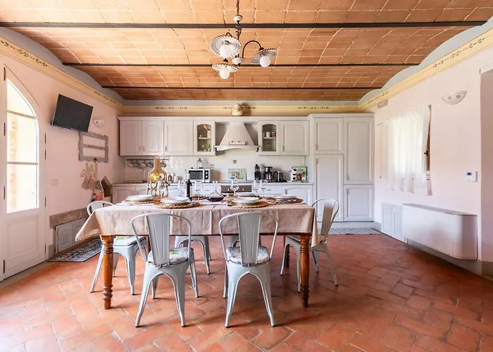Il Borgo أريتسو